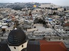 Pohled na jeruzalémské Staré msto a Chrámovou horu (5. prosince 2017)