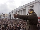 Michail Saakavili hovoí v centru Kyjeva ke svým píznivcm (5. prosince 2017)