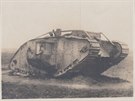 Tank britské armády, na kterých se Karel Víravský roku 1917 vycviil a v jednom...