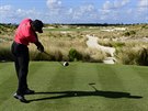 Tiger Woods na turnaji na Bahamách.