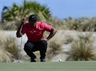 Tiger Woods na turnaji na Bahamách.