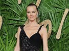 Modelka Eva Herzigová na Britain Fashion Awards 2017 (Londýn, 4. prosince 2017)