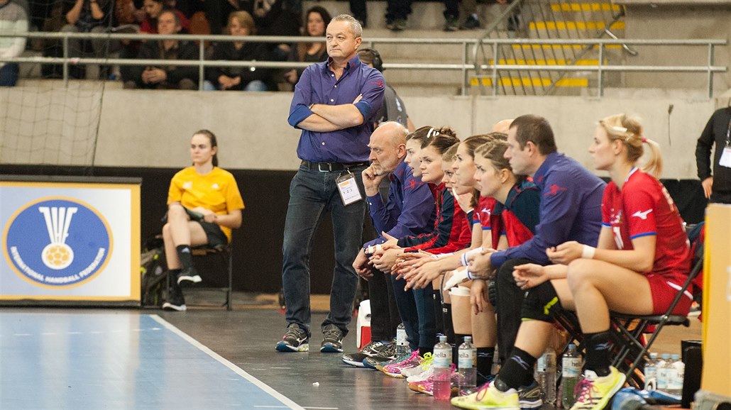 Češky zase vyzvou svět a kouč házenkářek chválí: Postup je velmi radostný