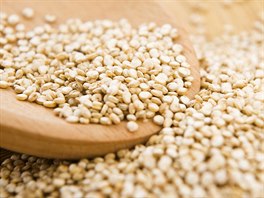 Quinoa je vyu�ívána jako obilovina k výrob� mouky, r�zných ka�í nebo cereálií