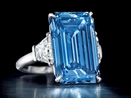 Oppenheimer Blue. Jeden z nejslavnějších drahých kamenů světa byl prodán v...