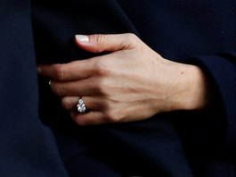 Meghan si nevzala rukavice. Byl tak vidt její zásnubní prsten, který navrhl...