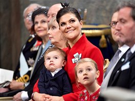 Švédská korunní princezna Victoria a její děti princ Oscar a princezna Estelle...