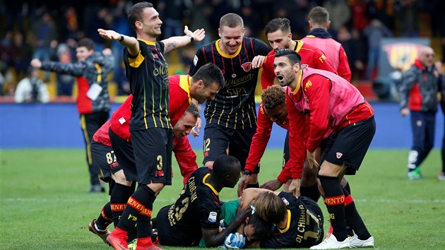 Fotbalist� Beventa slav� g�l do s�t� AC Mil�n.