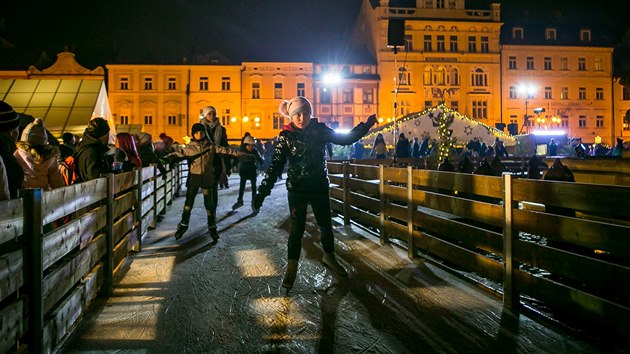 Samsonovu kanu na nmst Pemysla Otakara II. obklopuje kluzit.