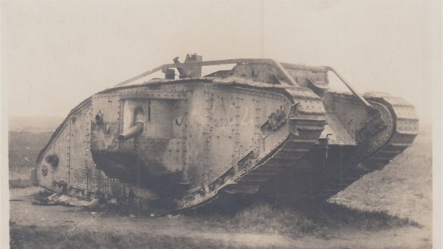 Tank britsk armdy, na kterch se Karel Vravsk roku 1917 vycviil a v jednom z nich bojoval u Murmansku proti bolevikm.