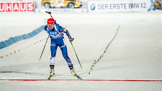 ZA OSMM MSTEM. Veronika Vtkov protn cl sprintu v stersundu.