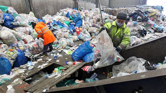 Třídírna odpadu společnosti ASMJ v Jihlavě.