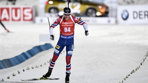 Norsk biatlonista Tarjei B se bl do cle sprintu Svtovho pohru v stersundu.