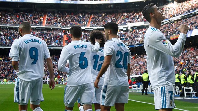 Cristiano Ronaldo slaví svůj druhý gól v utkání mezi Realem Madrid a Sevillou.
