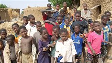 Západ Afriky trápí extrémn vysoká porodnost. v Nigeru má jedna matka v prmru...