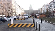 Betonové bloky na Václavském náměstí