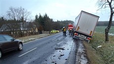 Tragická nehoda mezi Kralovicemi a Plasy, idi osobního vozu sráku nepeil....