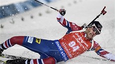 Norský biatlonista Tarjei Bö po triumfu ve sprintu Svtového poháru v...