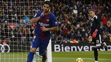 Luis Suárez z Barcelony slaví gól proti Celt Vigo.