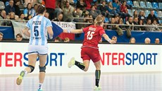 eská házenkáka Michaela Hrbková slaví gól v duelu proti Argentin.