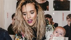 Tamara Klusová a její dcera Jenovéfa (3. prosince 2017)