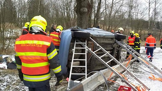 Osobní vozidlo s tílennou posádkou havarovalo mezi obcí Norberany a Mstem...