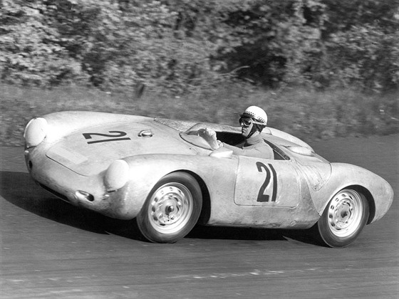 Porsche 550 Spyder v tiscikilometrovm zvod na Nrburgringu v roce 1956