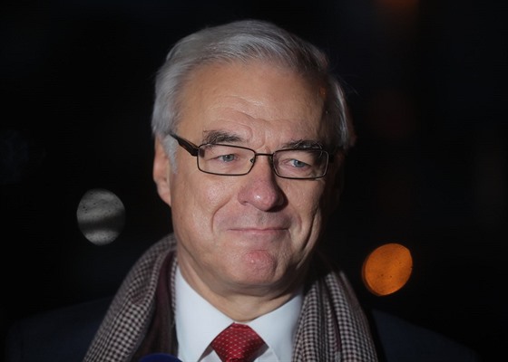 Ministr kultury v demisi Ilja Šmíd.