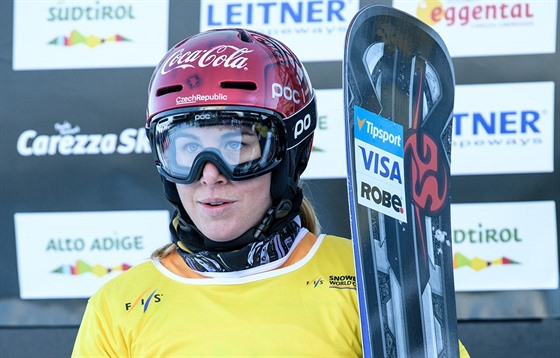 eská snowboardistka Ester Ledecká  po triumfu v paralelním obím slalomu v...