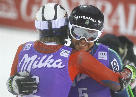 Matts Olsson (vpravo) porazil v Alta Badii v paralelním obím slalomu i Henrika...