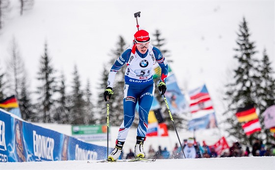 eská biatlonistka Veronika Vítková na trati tafety v Hochfilzenu.