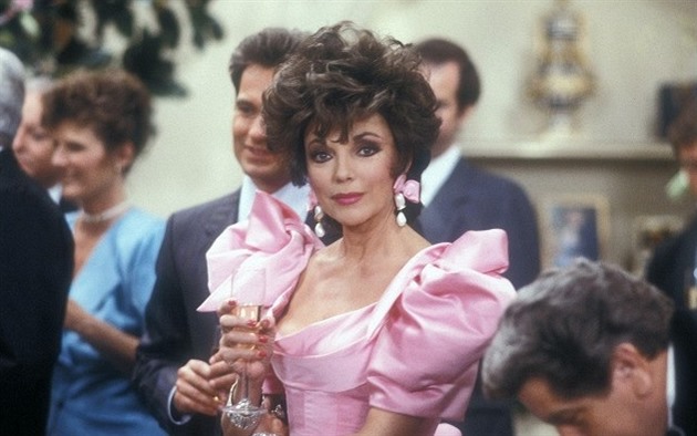 Vyhýbá se slunci, cvičí a denně plave. Mrše z Dynastie Collinsové je 90 let