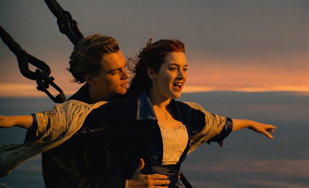 DiCaprio působil neobratně a po Titanicu to byla hrůza, vzpomíná Kate Winsletová