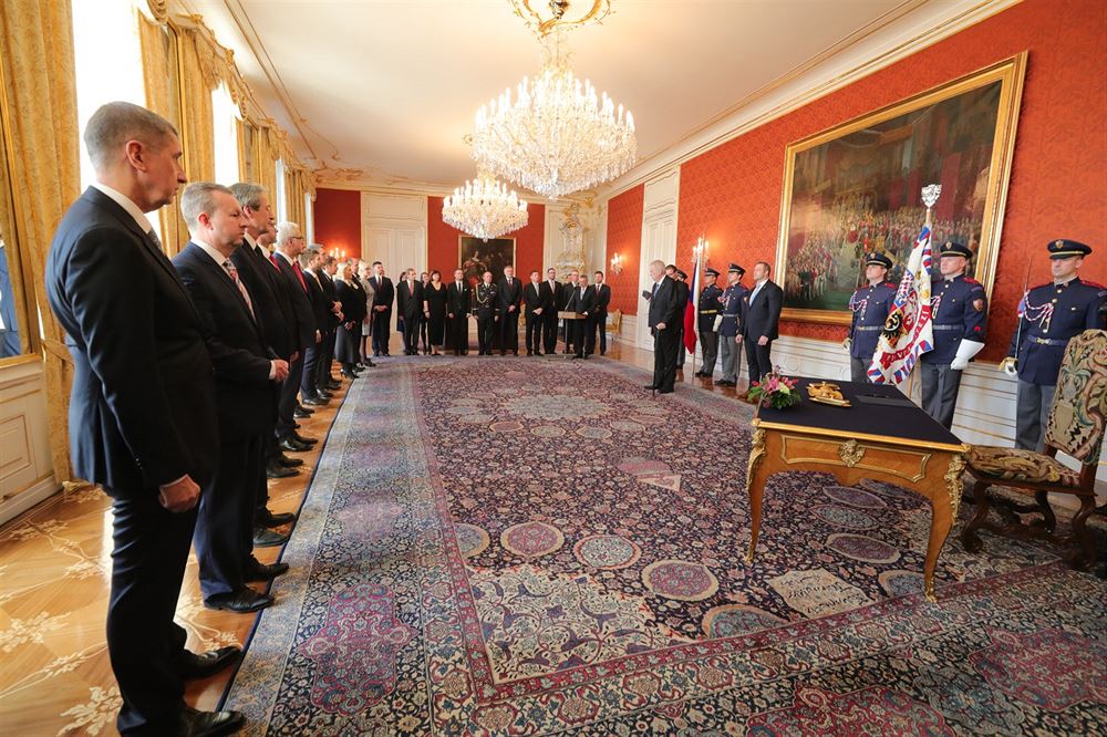 Prezident Milo Zeman na Hrad jmenuje vládu Andreje Babie. (13. prosince 2017)