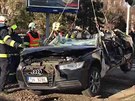 V Praze ped Lehovcem se srazila tramvaj s autem, dva zrann