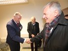 Mirek Topolánek a Vratislav Kulhánek před debatou osmi prezidentských kandidátů...