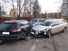 Opilec za volantem naboural na Slovenské ulici v Karviné pt vozidel.