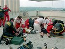 Zásah zdravotník a hasi pi tragickém poáru hotelu Olympic v roce 1995