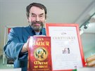 Spisovatel Jan Bauer se dostal do esk knihy rekord, kdy vydal 172 knih. Na...
