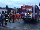 Prat hasii zasahuj v arelu firmy v ulici Komoansk pi niku chloru...