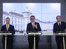 Andrej Babi s obma místopedsedy na brífinku po prvním jednání vlády (13....