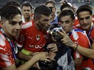 Fotbalisté argentinského Independiente oslavují zisk Jihoamerického poháru.