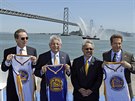 Golden State Warriors oznamují svj pesun z Oaklandu do San Franciska. Zleva...