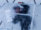 V klimatizovan� kupoli nad �pindlerov�m Ml�nem tvo�� �ezb��i ledov� sochy z...