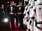 Princ William a princ Harry na premiée filmu Star Wars: Poslední z Jedi...