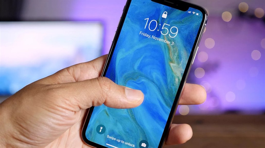 iPhone X bude nejprodávan�j�ím smartphonem váno�ní sezony