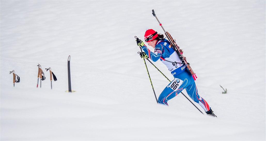 �eská biatlonistka Veronika Vítková na trati sprintu v Annecy