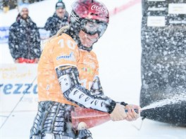 esk snowboardistka Ester Ledeck po triumfu v paralelnm obm slalomu v...
