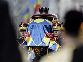 Tisíce lidí se rozlouily s posledním rumunským králem Michalem I. v Bukureti....