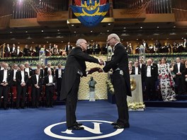 Michael Rosbash pebírá Nobelovu cenu za fyziologii a lékaství. Výzkum jeho...